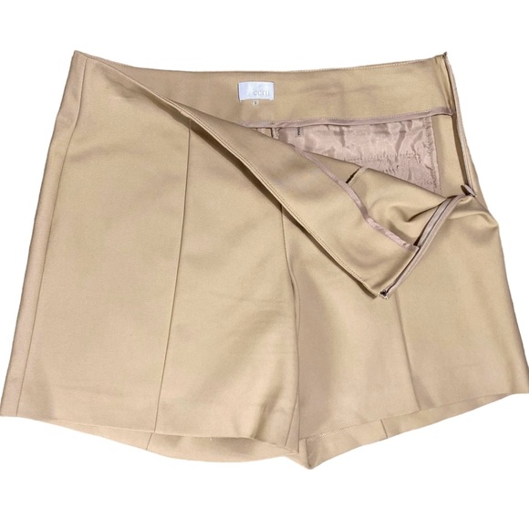 Ecru Sz2 Tan/Camel Flat Front Side Zip 5” - Picture 4 of 4